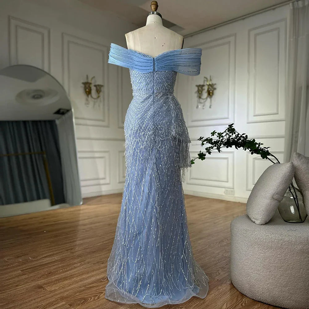 Vestido de noche de sirena con hombros descubiertos, escote barco y abertura lateral, color azul saudí, con cuentas, ideal para ocasiones formales (LA72867) 