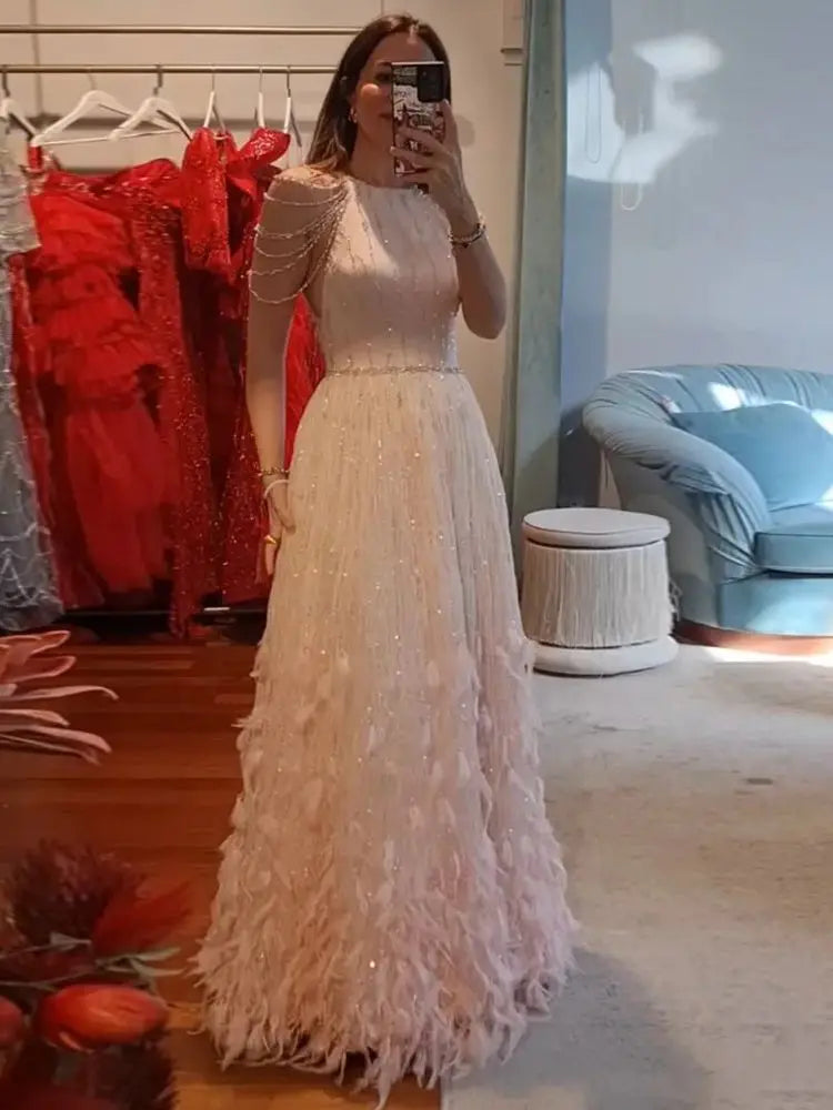 Vestido de noche árabe de lujo con plumas rosas, corte en A y cuentas, estilo saudí, para ocasiones formales LA72721 