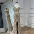 Vestido de noche de sirena con tirantes finos y cuentas plateadas color nude, modelo LA72803, ideal para ocasiones formales (2025). 