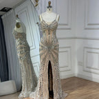 Vestido de noche de sirena con tirantes finos y cuentas plateadas color nude, modelo LA72803, ideal para ocasiones formales (2025). 