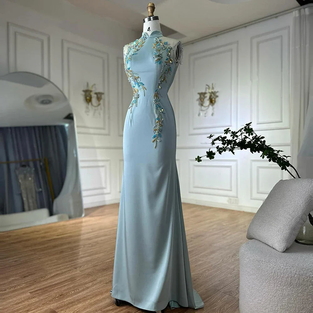 Vestido de noche de satén con borlas y cuentas estilo sirena, modelo LA72797B de Saudi Mint (2025). Ideal para ocasiones formales. 