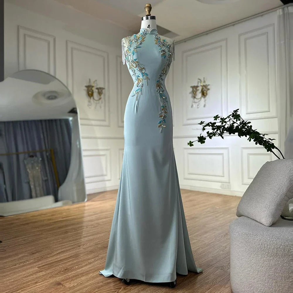 Vestido de noche de satén con borlas y cuentas estilo sirena, modelo LA72797B de Saudi Mint (2025). Ideal para ocasiones formales. 