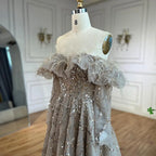 Vestido de noche elegante Arabia Caramel corte A con cuentas y plumas brillantes para mujer, ideal para bodas y fiestas (2025) LA71328A 