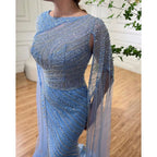 Vestido de noche elegante de sirena azul árabe con mangas tipo capa, abertura y cuentas, ideal para bodas y fiestas (2025) LA72084 