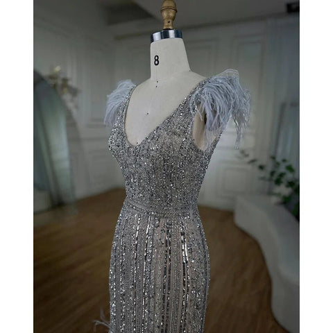 Robe de soirée sirène grise nude, col en V, élégante, avec plumes et perles, pour femme, idéale pour une fête de mariage, modèle LA72184, 2025 