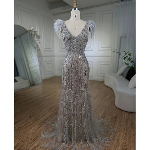 Robe de soirée sirène grise nude, col en V, élégante, avec plumes et perles, pour femme, idéale pour une fête de mariage, modèle LA72184, 2025 