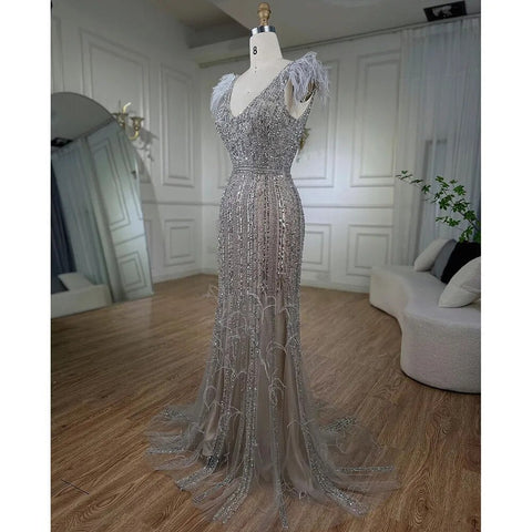Robe de soirée sirène grise nude, col en V, élégante, avec plumes et perles, pour femme, idéale pour une fête de mariage, modèle LA72184, 2025 