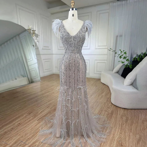 Robe de soirée sirène grise nude, col en V, élégante, avec plumes et perles, pour femme, idéale pour une fête de mariage, modèle LA72184, 2025 