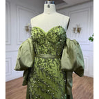Vestidos de noche estilo sirena, sin tirantes, con mangas abullonadas y bordados en satén color oliva árabe, ideales para bodas y fiestas (modelo LA71120A). 