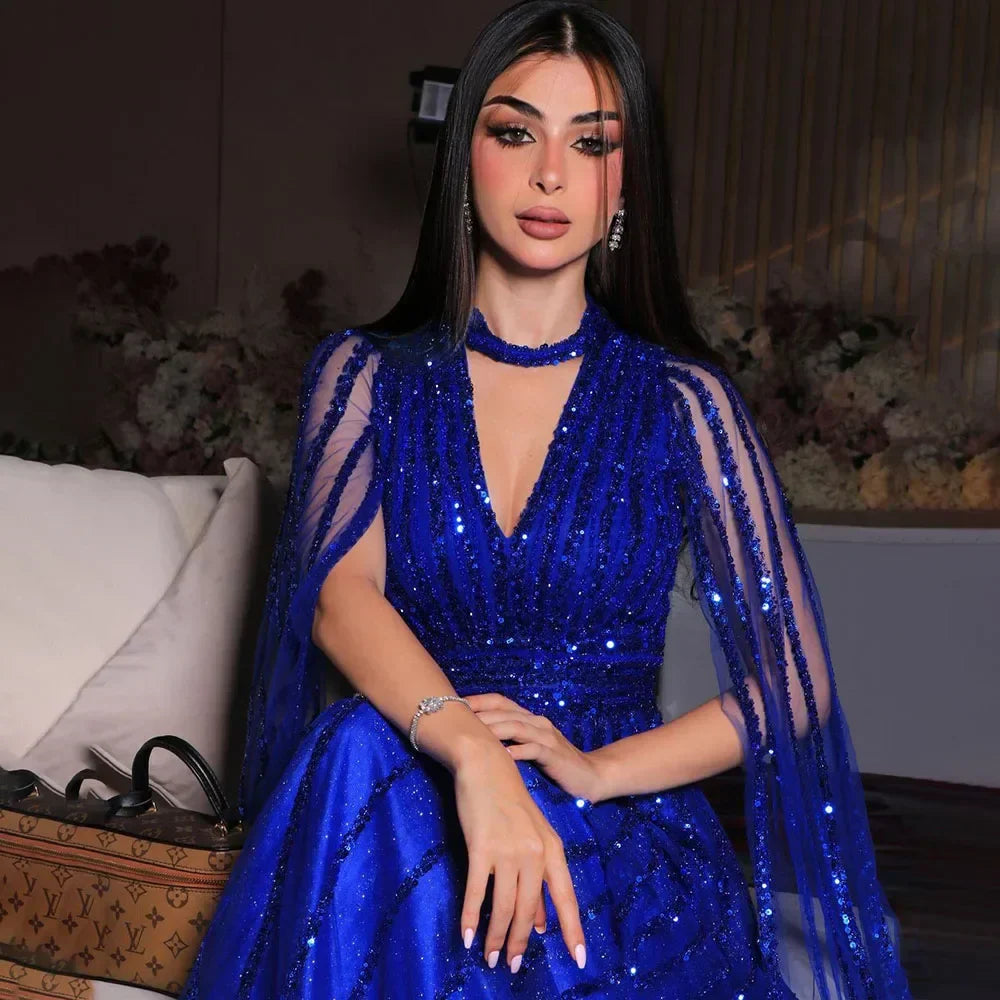 Vestidos de noche elegantes de corte A, estilo árabe, con mangas tipo capa y cuentas, en azul marino. Vestidos de lujo para mujer, ideales para bodas y fiestas (colección 2025, modelo LA72171). 