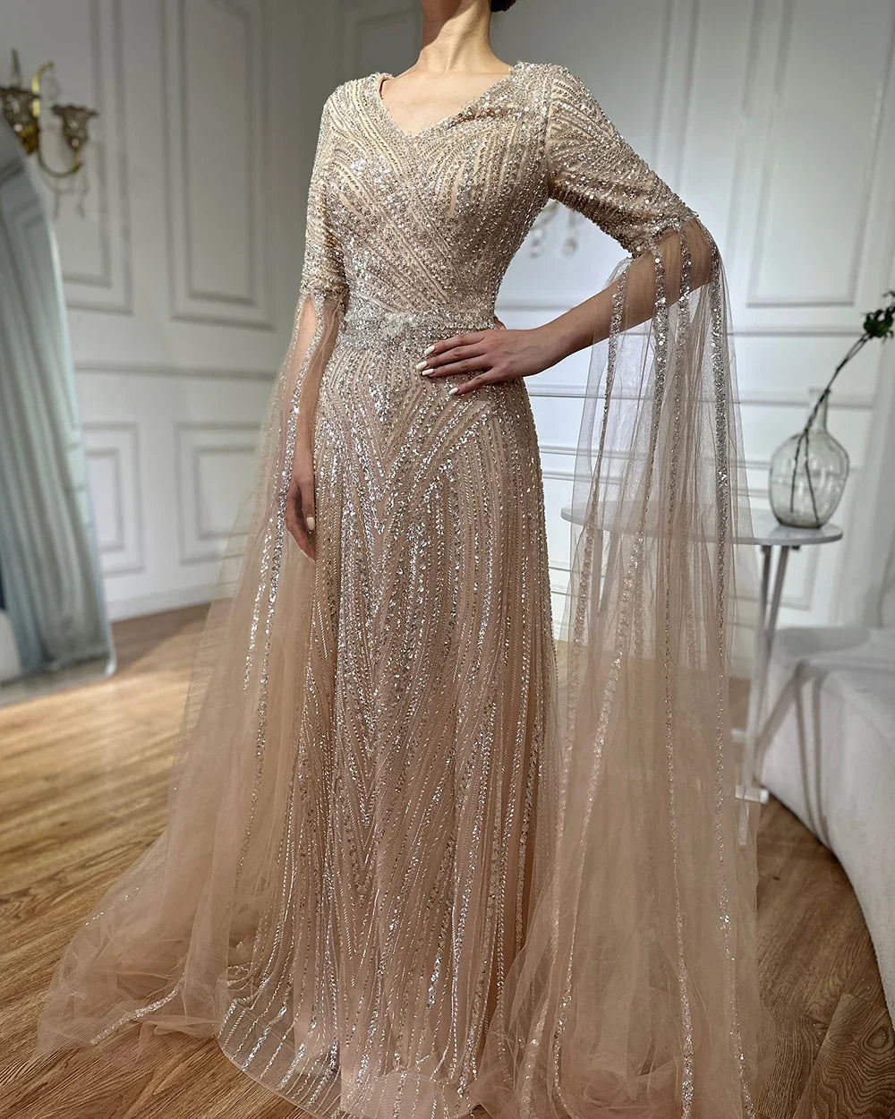 Vestido de noche árabe saudí de corte A color caramelo con cuentas y mangas tipo capa para bodas (LA72798) 