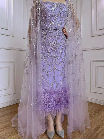Robe de soirée de luxe lilas sirène longueur cheville, plumes et perles, avec cape LA71841 