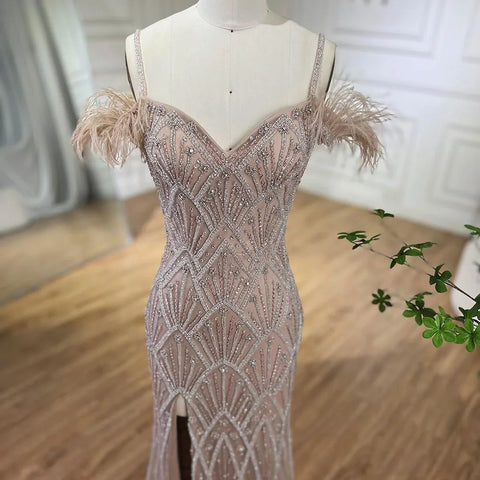 Elegante vestido de noche de sirena con tirantes finos color piel, con plumas y cuentas, para mujer, para fiesta 2025 LA72028A 