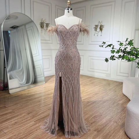 Elegante vestido de noche de sirena con tirantes finos color piel, con plumas y cuentas, para mujer, para fiesta 2025 LA72028A 