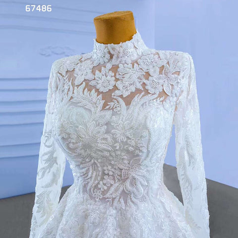 Vestido de novia blanco de alta gama con encaje, cuentas, cuello alto, mangas largas y cordones, hecho a medida, HM67486, 2025 