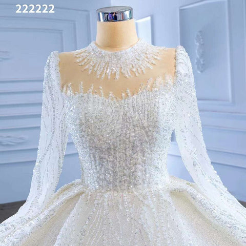 Vestido de novia blanco de alta gama con encaje de cuentas, mangas largas y cuello redondo, hecho a medida HM222222 