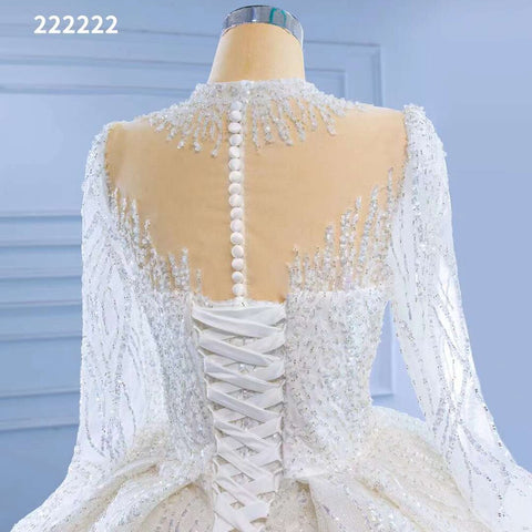 Vestido de novia blanco de alta gama con encaje de cuentas, mangas largas y cuello redondo, hecho a medida HM222222 