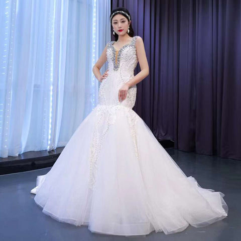 Vestido de novia blanco sexy con escote en V, cola desmontable, encaje de sirena y cuentas, 2025, alta gama, hecho a medida, HM67453 