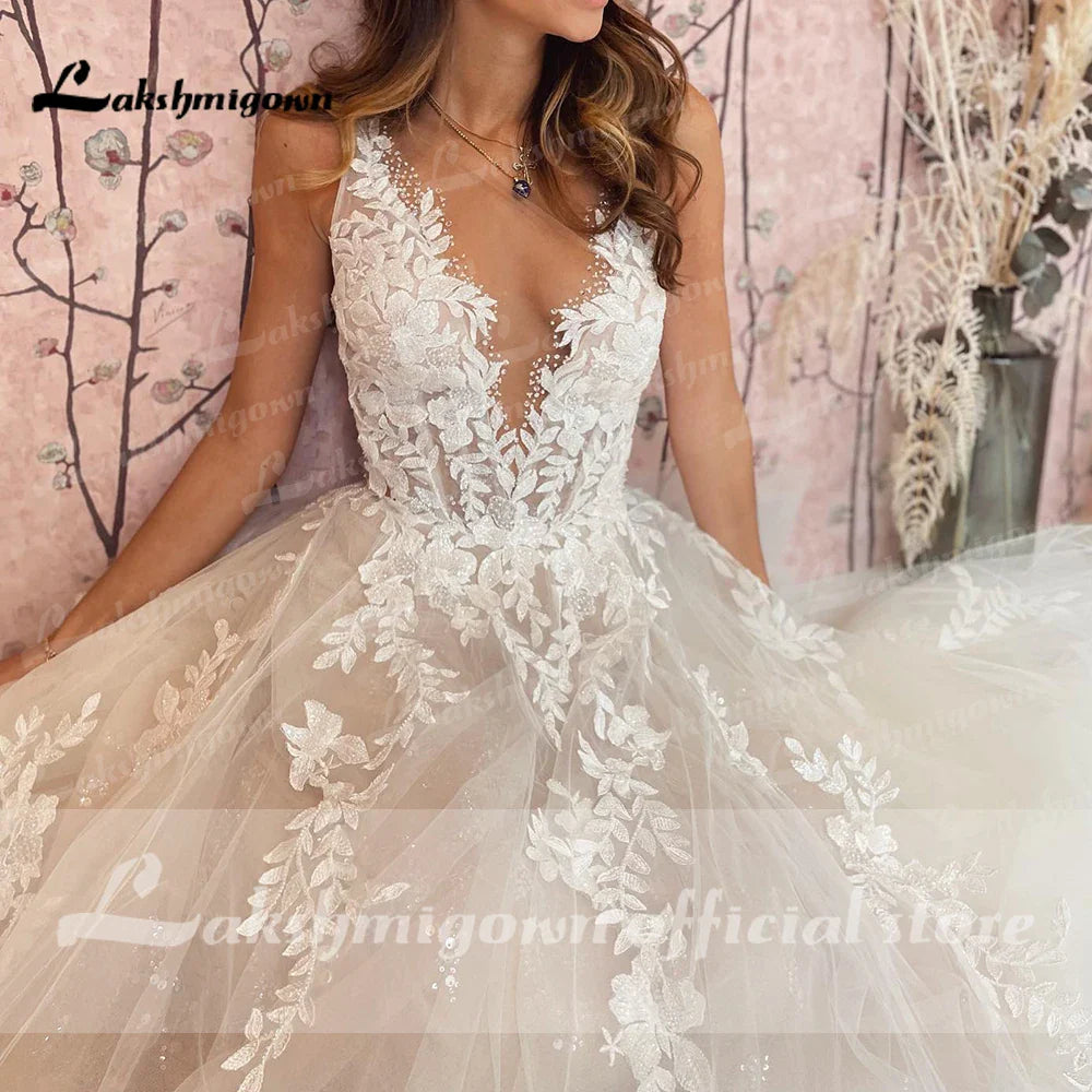 Sexy A-Line Backless Wedding Dress  Vintage Lace Applique Beaded Off White Tulle Wedding Gowns Trouwjurk Long Bridal Dress