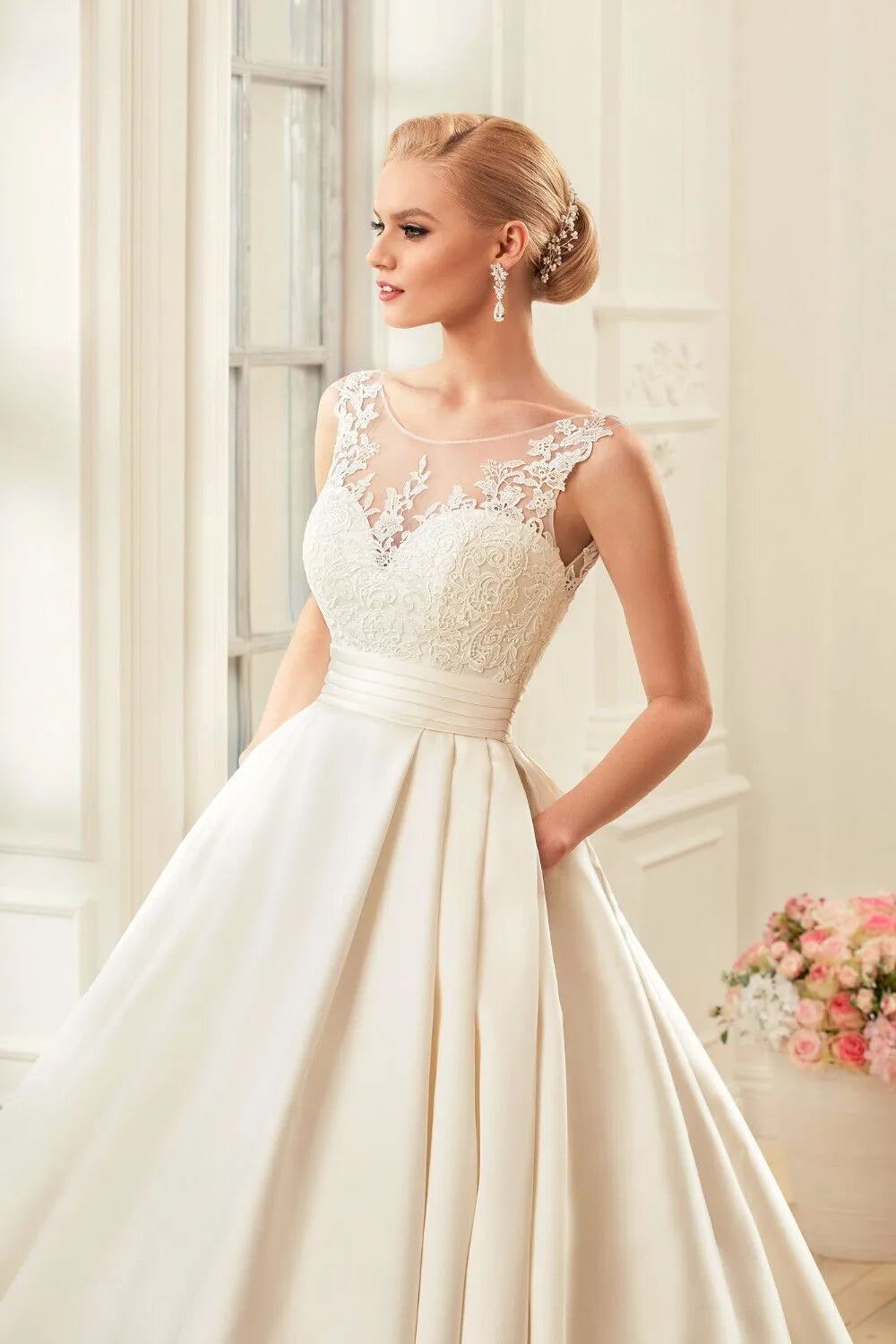 Sexy Backless Satin Wedding Dresses 2023 Chapel Train Bridal Gowns Ivory vestido noiva princesa