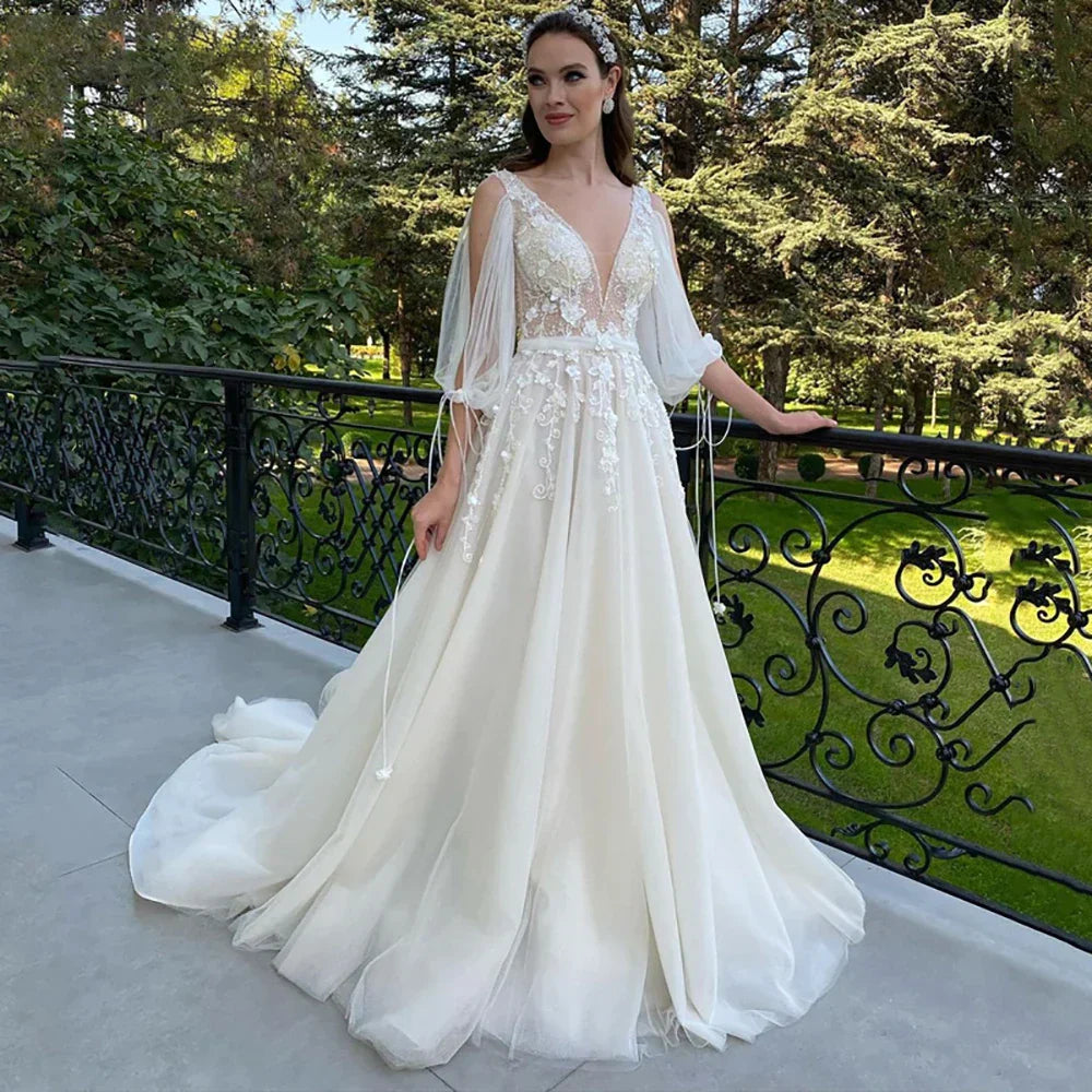 Robe de mariée sexy à décolleté plongeant en V, coupe trapèze, manches 3/4, dos nu, tulle et dentelle appliqués, style bohème, sur mesure