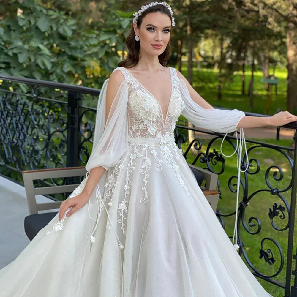 Robe de mariée sexy à décolleté plongeant en V, coupe trapèze, manches 3/4, dos nu, tulle et dentelle appliqués, style bohème, sur mesure