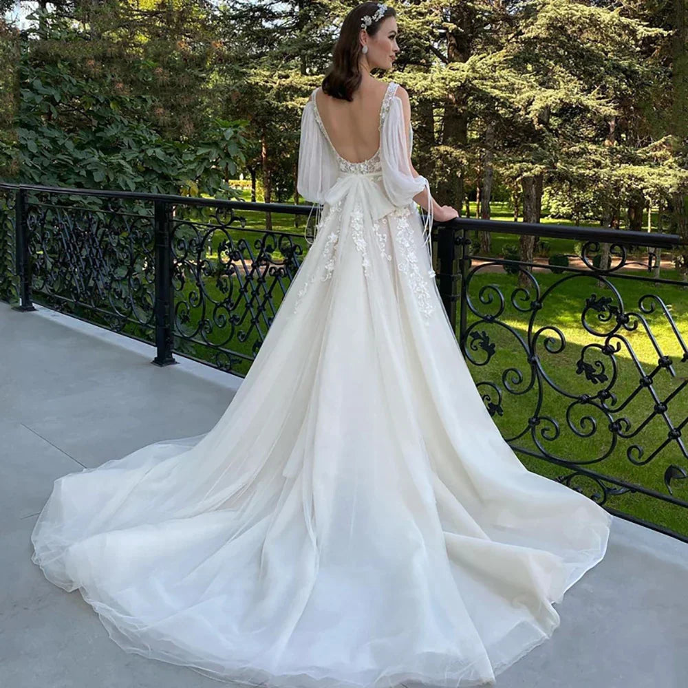 Robe de mariée sexy à décolleté plongeant en V, coupe trapèze, manches 3/4, dos nu, tulle et dentelle appliqués, style bohème, sur mesure