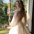 Robe de mariée sexy à décolleté plongeant en V, coupe trapèze, manches 3/4, dos nu, tulle et dentelle appliqués, style bohème, sur mesure