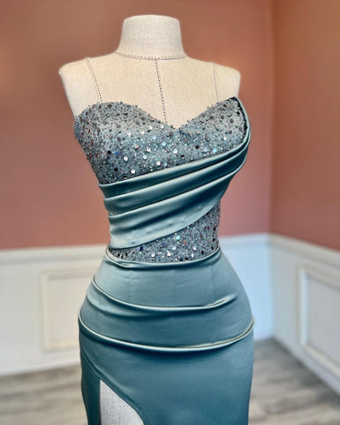 Vestido de fiesta largo de sirena, sexy, sin tirantes, con lentejuelas y pedrería, con abertura.