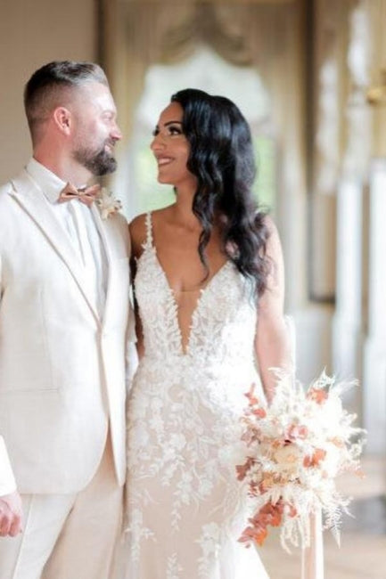 Robe de mariée sirène longue et sexy sans manches à col en V et dentelle