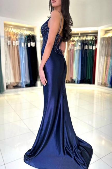 Vestido de fiesta largo, sexy, azul marino, corte sirena, escote en V, tirantes finos, encaje y abertura.