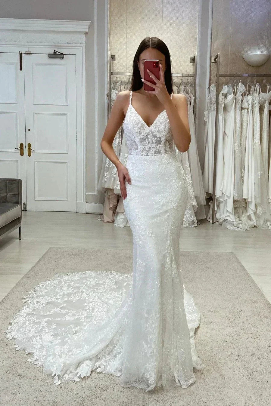 Vestidos de novia de sirena con hombros descubiertos, escote en V, sin mangas, con apliques, espalda descubierta y encaje encantador. 