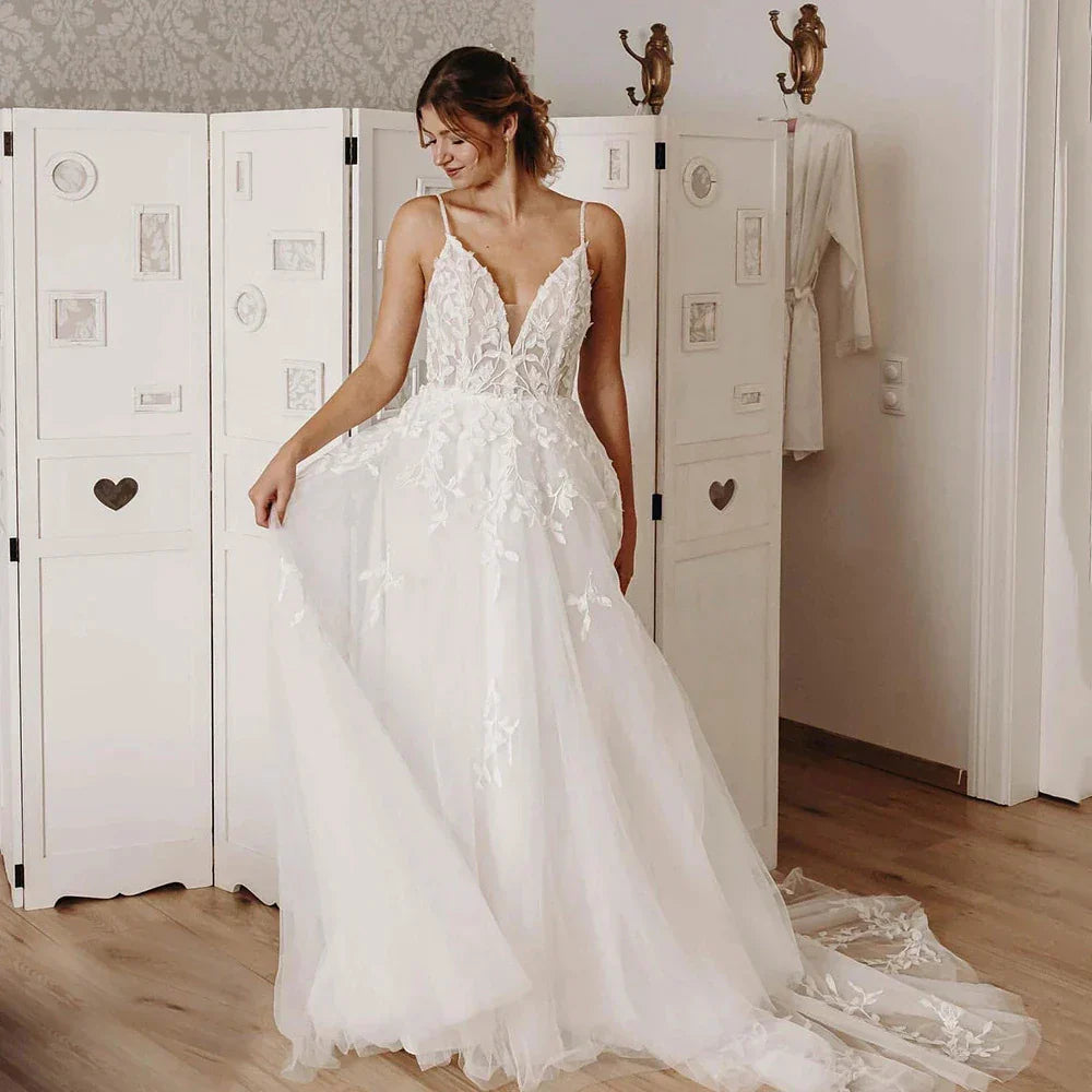 Robes de mariée sexy épaules dénudées sans manches, bretelles spaghetti, col en V, dos nu blanc simple, plissées, style princesse