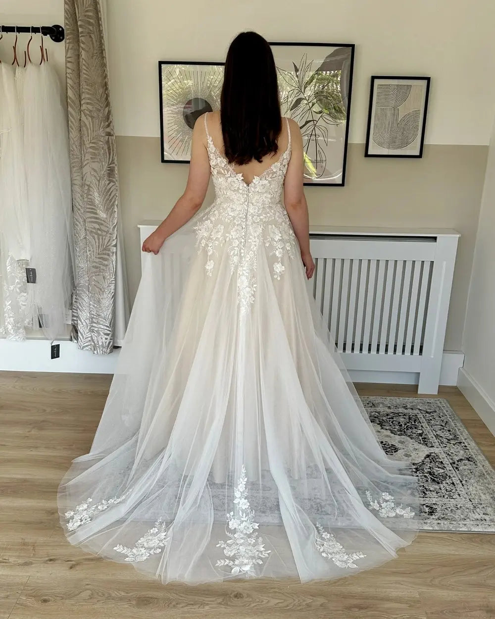 Robe de mariée sexy à fines bretelles et décolleté en V pour femme, dos nu, traîne balayée, application de dentelle, coupe trapèze, Vestido De Novia 