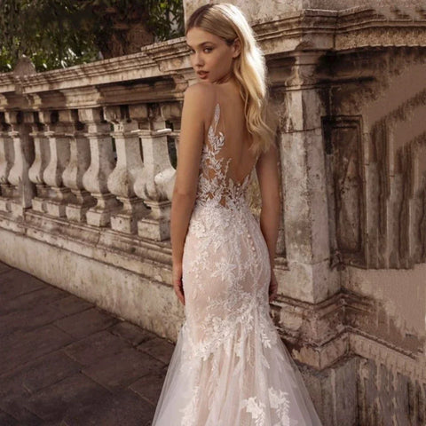 Sexy tirantes finos Vestidos De Novia encaje con cuello en V sirena Vestidos De Novia apliques espalda descubierta Vestido De Noiva