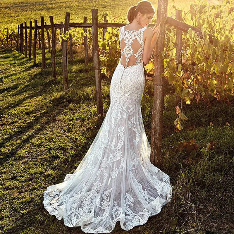 Vestido de novia sirena sexy con escote en V, encaje, estilo boho, sin mangas, botones personalizados, pliegues, espalda ilusión, 2023
