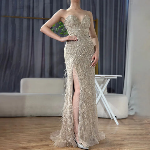 Vestido de noche de lujo árabe sin tirantes, azul con cuentas y plumas, estilo Dubai, con falda lateral, para mujer, ideal para bodas y fiestas (LA72695) 