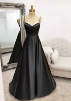 Vestido de fiesta largo hasta el suelo de satén verde árabe, corte en A, tirantes finos y pliegues, modelo LA72684 (2025) 