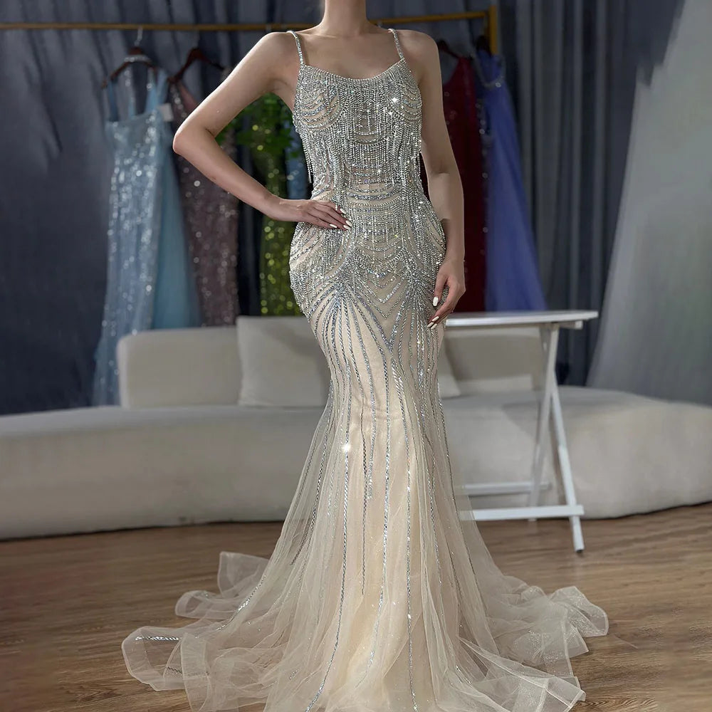 Vestido de noche corte sirena plateado nude con tirantes finos y borlas de cuentas de lujo para ocasiones formales LA72772 