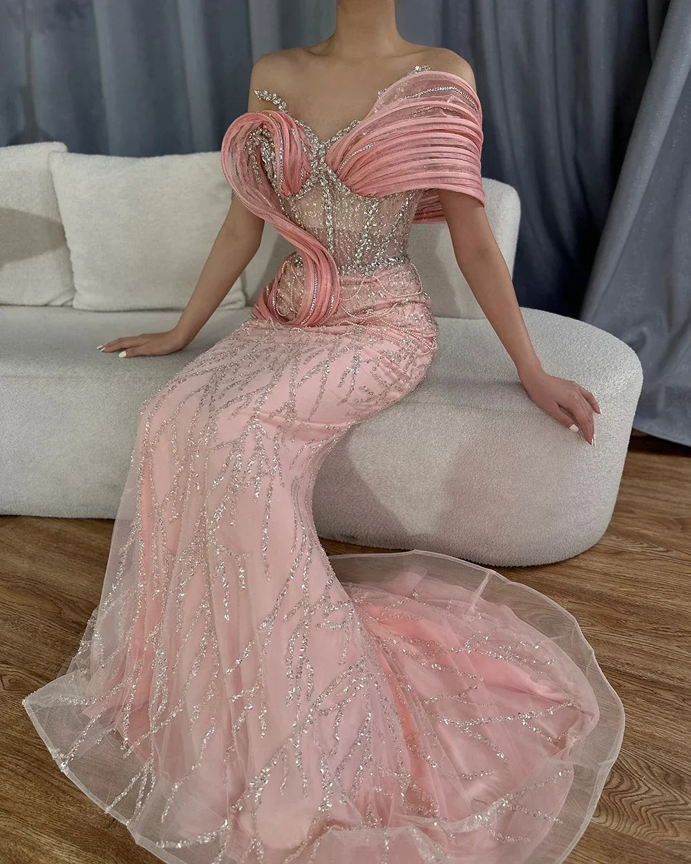 Vestido de noche elegante de sirena rosa con un solo hombro, lujoso, con cuentas y aberturas, para mujer, ideal para bodas y fiestas (LA72455) 