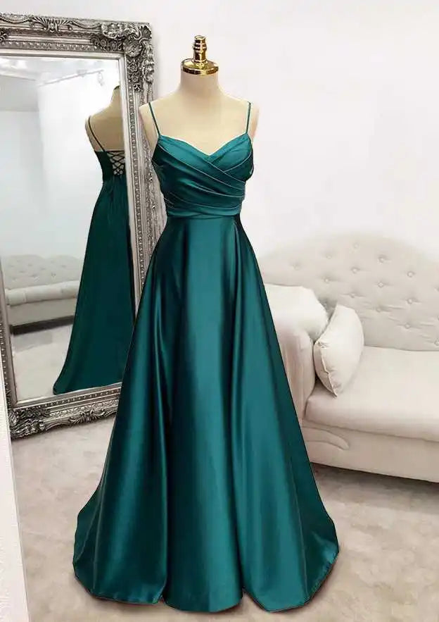 Vestido de fiesta largo hasta el suelo de satén verde árabe, corte en A, tirantes finos y pliegues, modelo LA72684 (2025) 