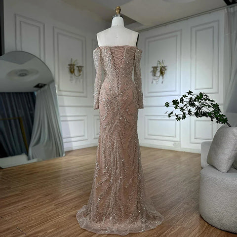 Robe de soirée luxueuse ornée de perles, manches longues et épaules dénudées, paillettes scintillantes (LA72824A)