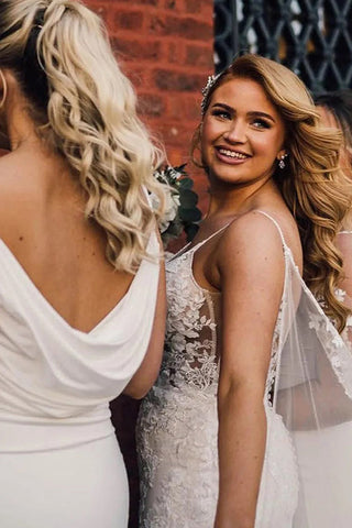 Vestido largo de dama de honor drapeado con tirantes finos y corte sirena BD130