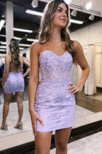 Robe fourreau à fines bretelles et applications de dentelle pour le bal de promo PD500