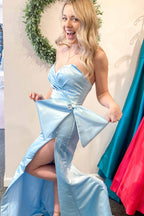 Vestidos de graduación rosas de satén con hombros descubiertos y abertura SYP90