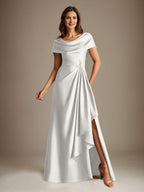 Robe de mariée trapèze en satin stretch, longue jusqu'au sol, avec décolleté rond et volants cascade, idéale pour la mère de la mariée. 