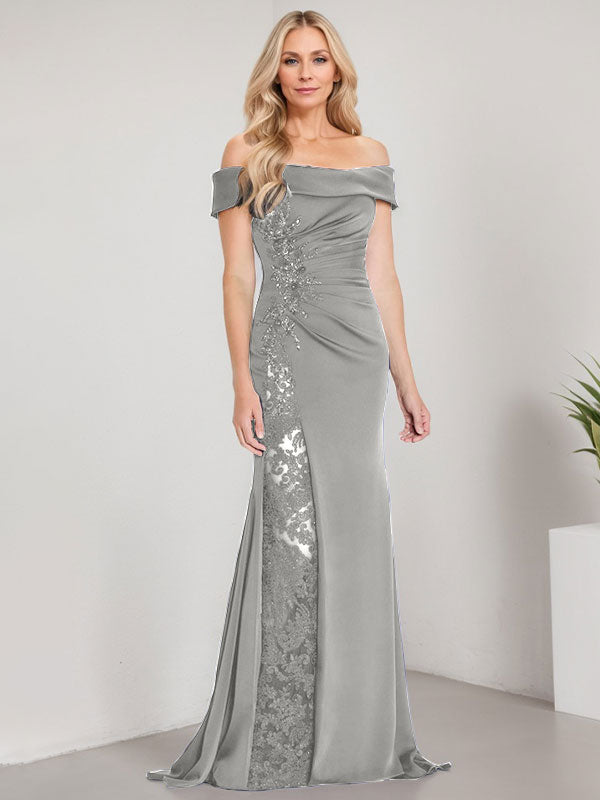 Robe de mariée sirène longue à épaules dénudées, coupe trapèze, ornée d'appliqués de perles et fendue jusqu'en haut, idéale pour la mère de la mariée. Décolleté épaules dénudées. Fendue haut. 
