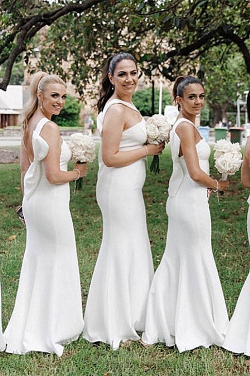 Vestido de dama de honor blanco de corte sirena y espalda descubierta VMB63