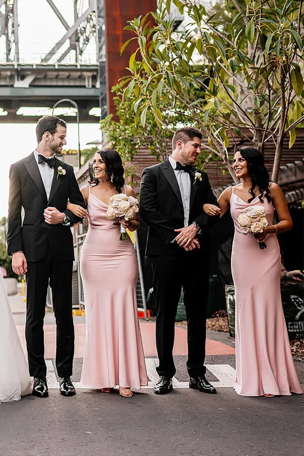 Vestidos de dama de honor sencillos de color rosa claro, corte tubo, cuello drapeado y tirantes finos 