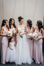 Vestidos de dama de honor sencillos de color rosa claro, corte tubo, cuello drapeado y tirantes finos 